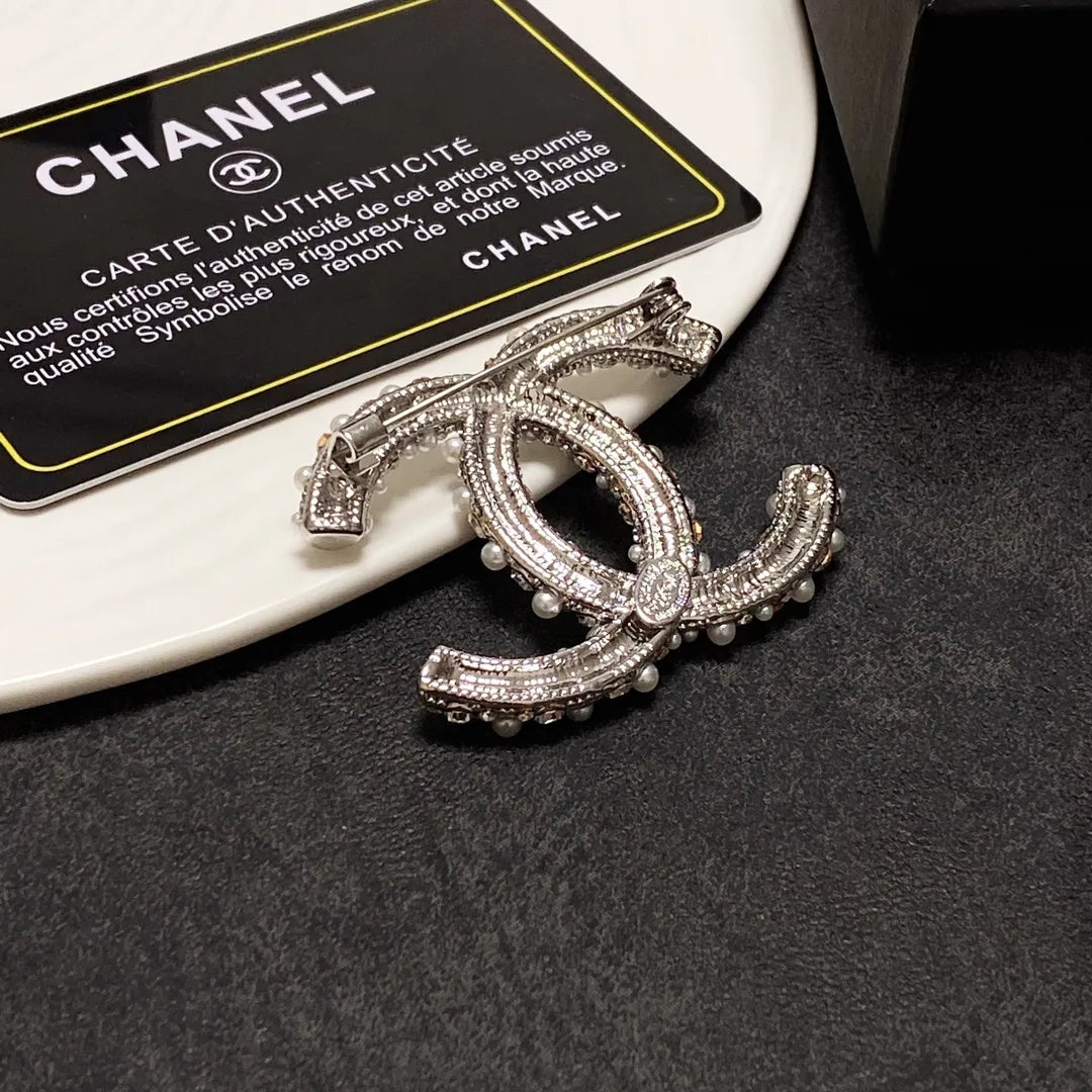 Brooch M125026