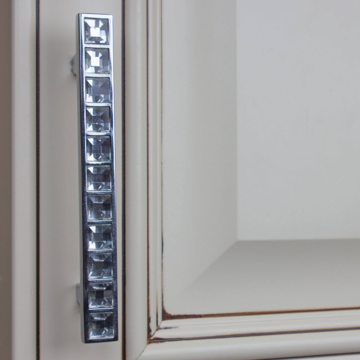 K9 Crystal Cabinet Pulls with 3.75 Screw Spacing C539